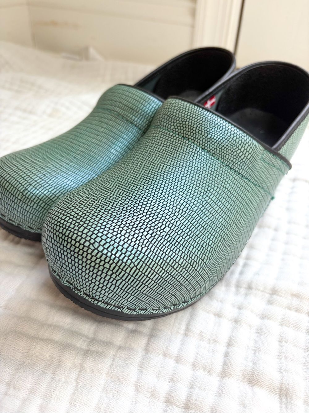 Sanita Signature Metallic Mint Green Leather Professional Clogs EU 41